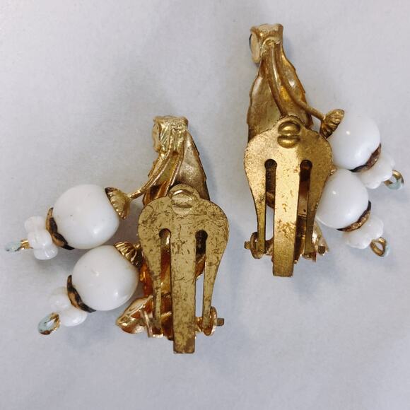 VTG Made In Austria Clip On Earrings White Glass Blue Rhinestone 1950s - Picture 9 of 13